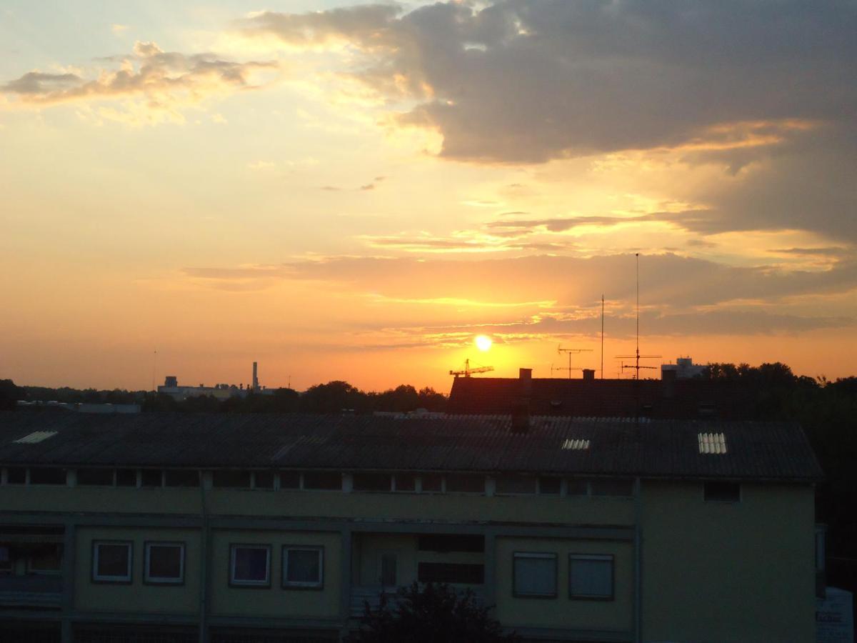 Enjoyhotel Garni Korntal Stuttgart B&B Zewnętrze zdjęcie