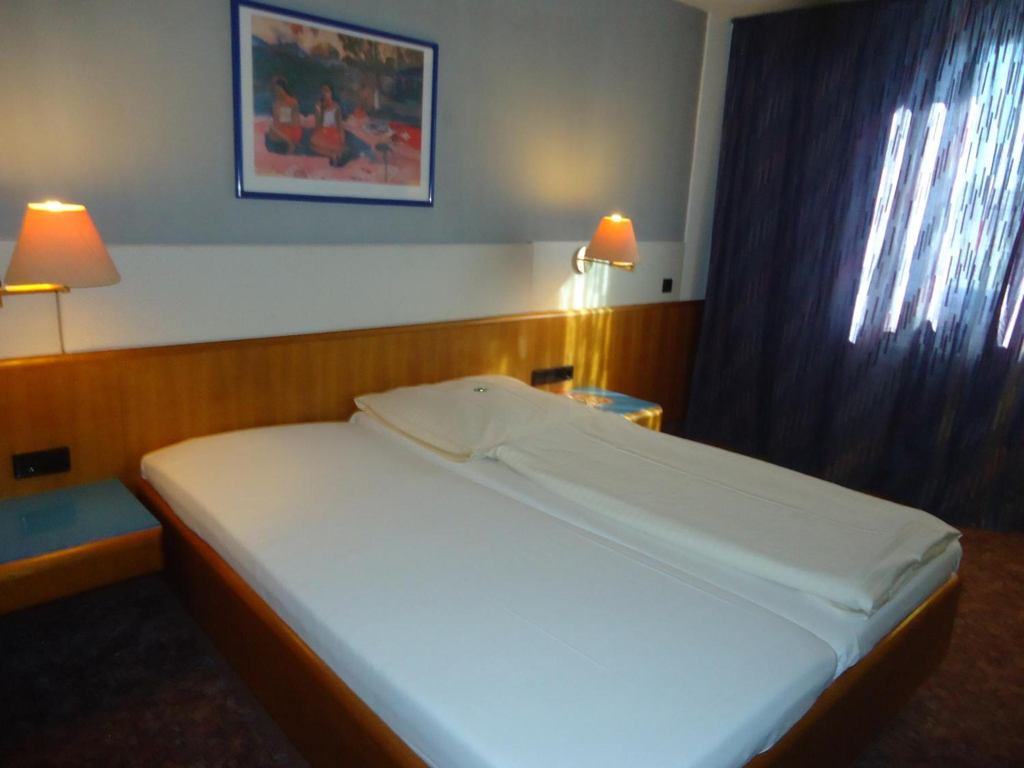 Enjoyhotel Garni Korntal Stuttgart B&B Zewnętrze zdjęcie
